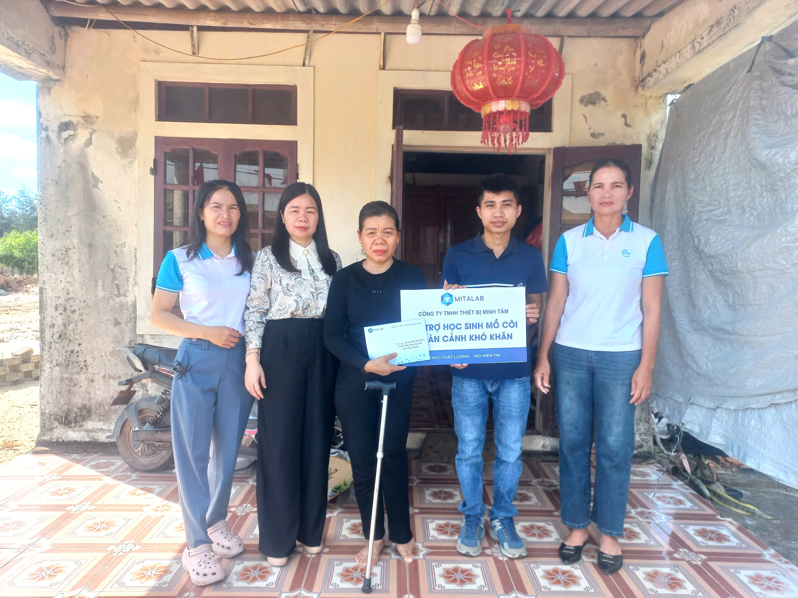MITALAB ĐỒNG HÀNH CÙNG HỌC SINH CÓ HOÀN CẢNH KHÓ KHĂN TẠI QUẢNG TRỊ – GIEO HI VỌNG TỪ NHỮNG ĐIỀU BÌNH DỊ NHẤT