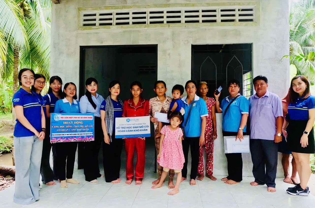MITALAB TRAO HỌC BỔNG TIẾP SỨC CHO HỌC SINH KHÓ KHĂN TẠI XÃ VĨNH XUÂN – VĨNH LONG